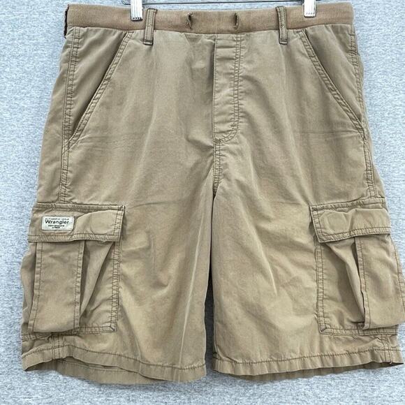 Wrangler Shorts Mens Medium Brown Cargo PullOn Performance Hybrid Hiking Casual - Picture 1 of 11